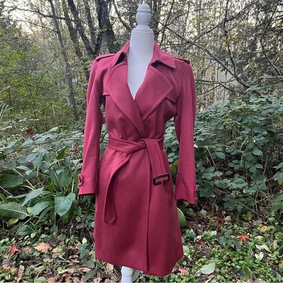 Burberry burgundy store trench coat